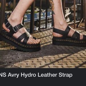 Dr. Martens Avry Sandal